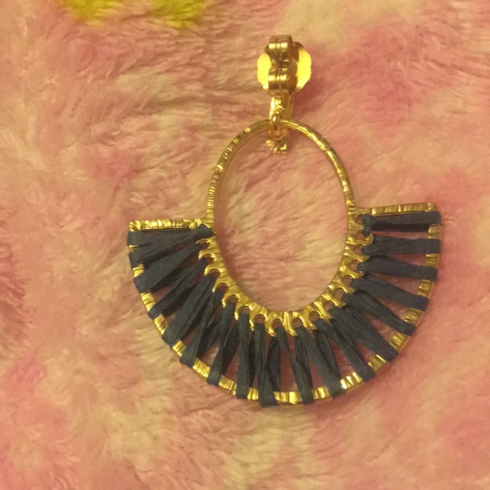 Earrings - Picture 4 of 4